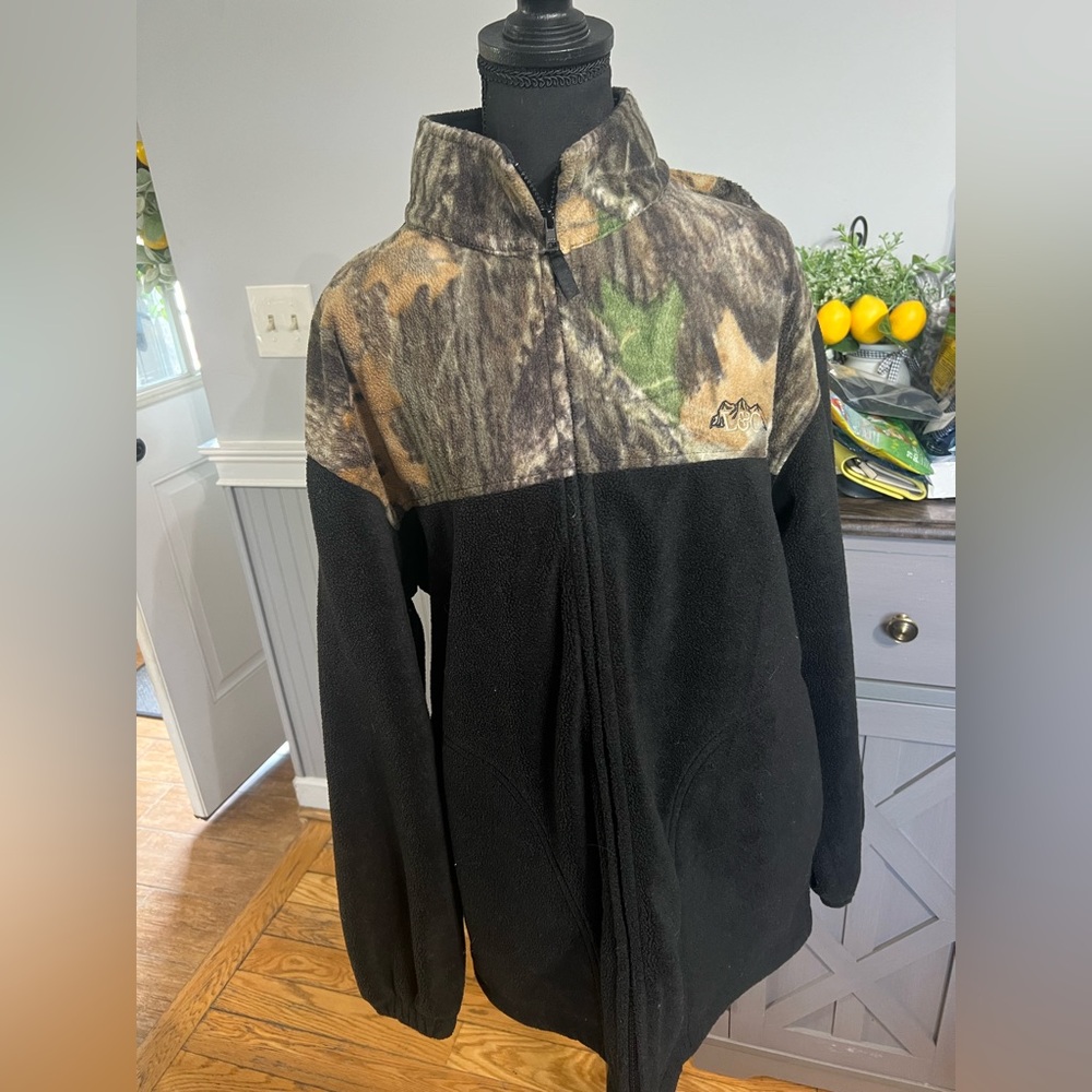 Lewis & Clark Men's Black and Green Camouflage Fleece Zip-upJacket